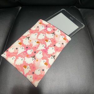 Pink Ghost Pattern Kindle Sleeve
